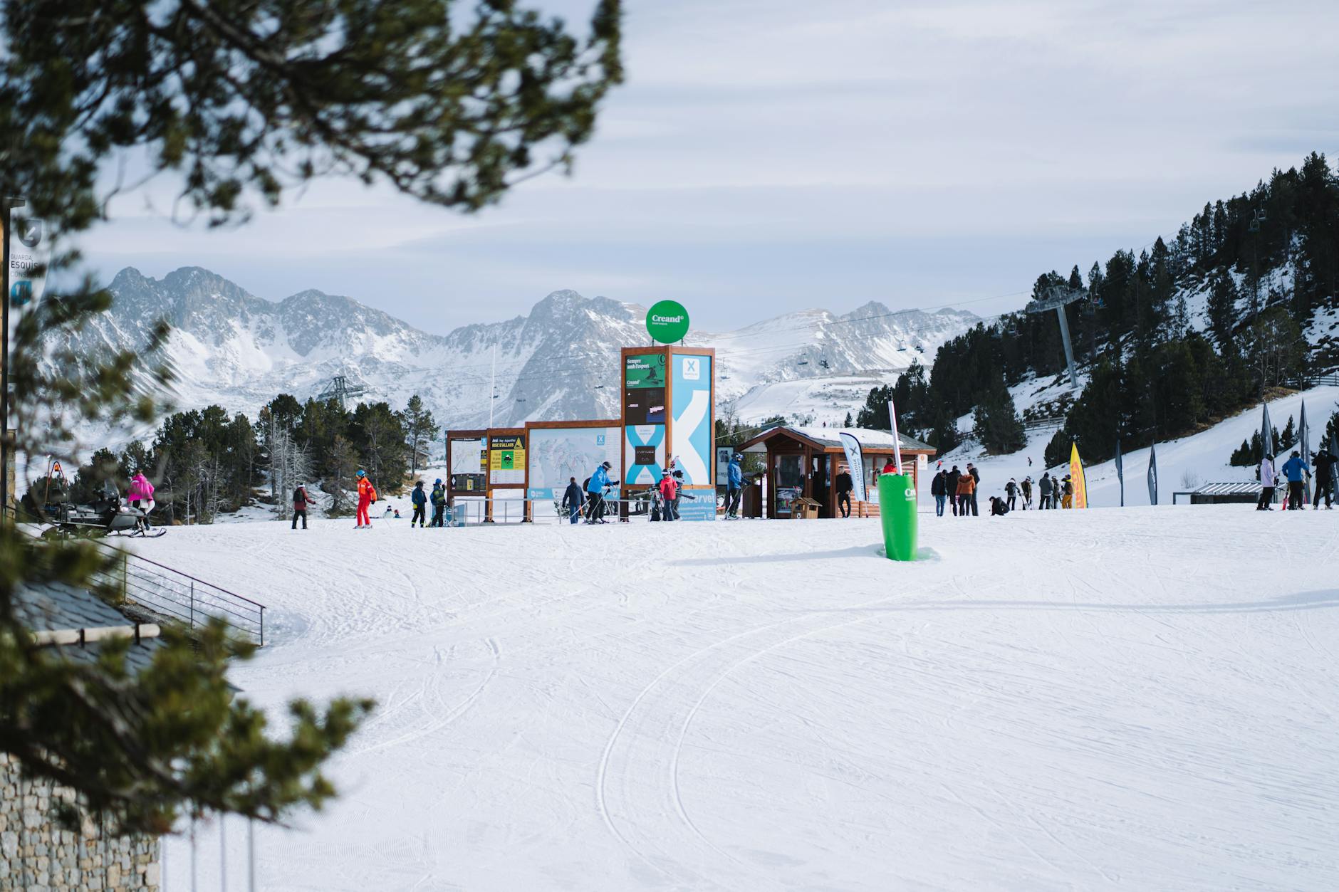 Top 16 US Family Ski Resorts: All-Inclusive & Affordabl
