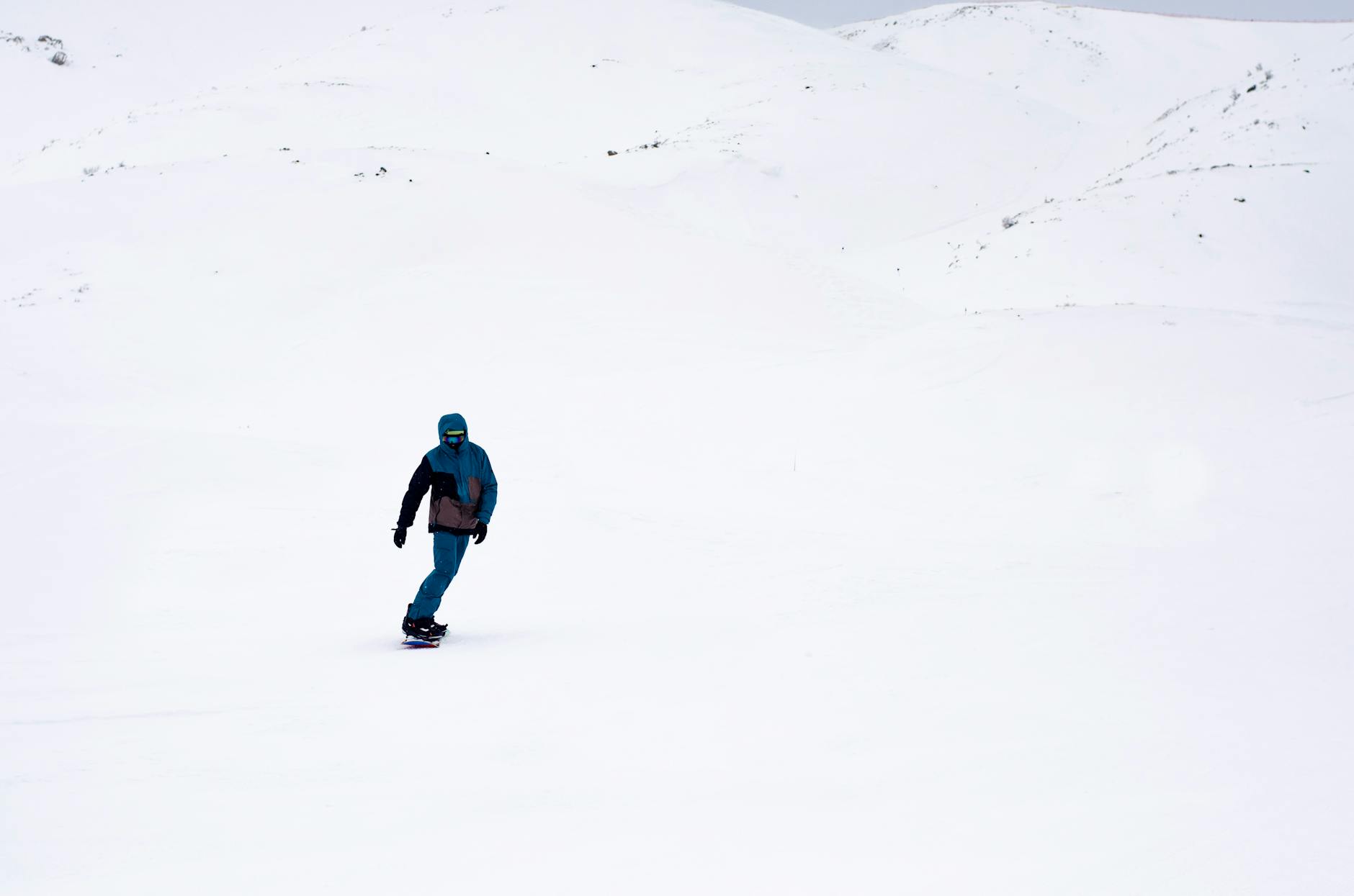 20 Top Snowboarding Resorts Around the World According to Experts