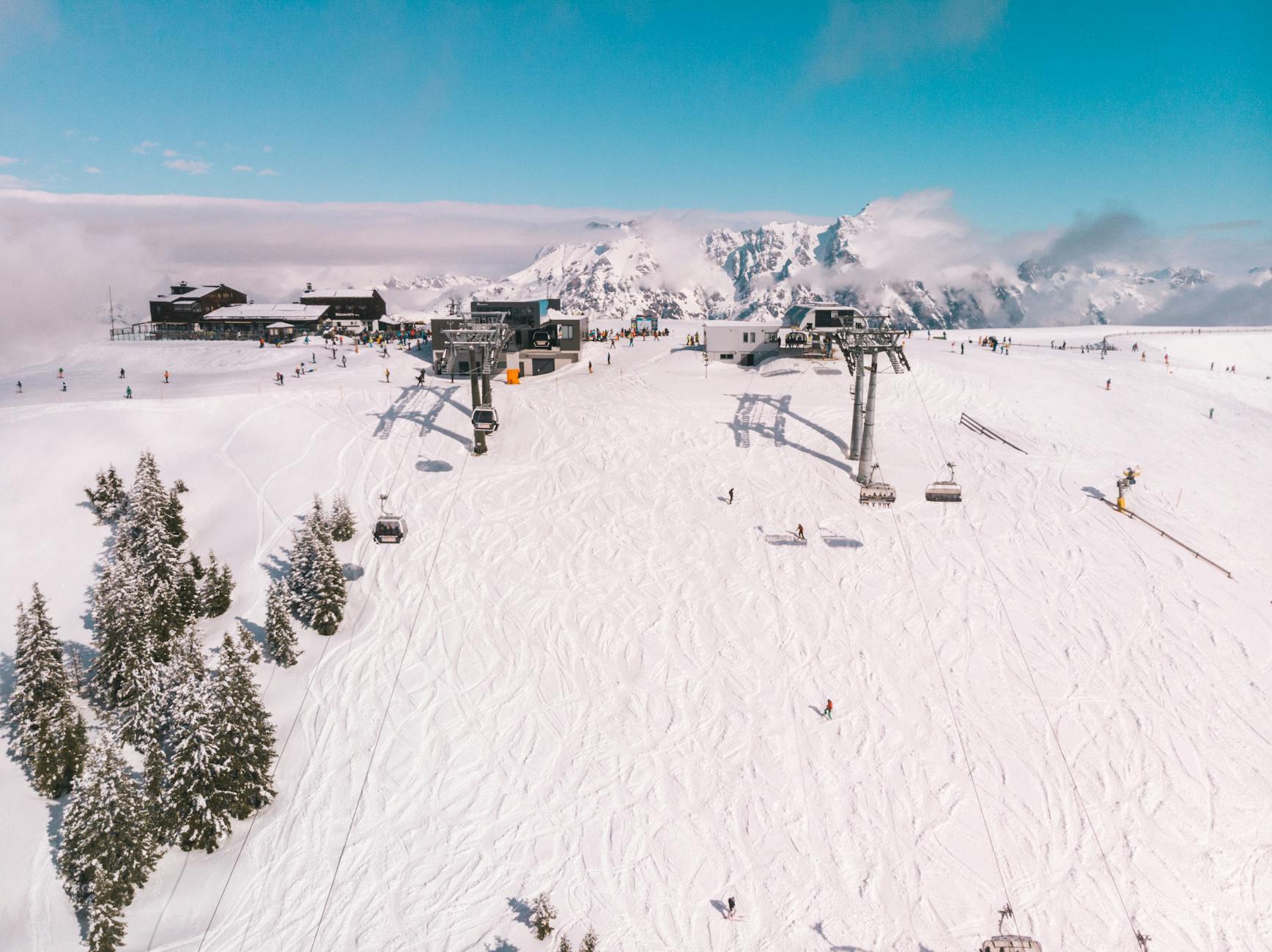 5 Reasons Christmas Ski Holidays Are the Best