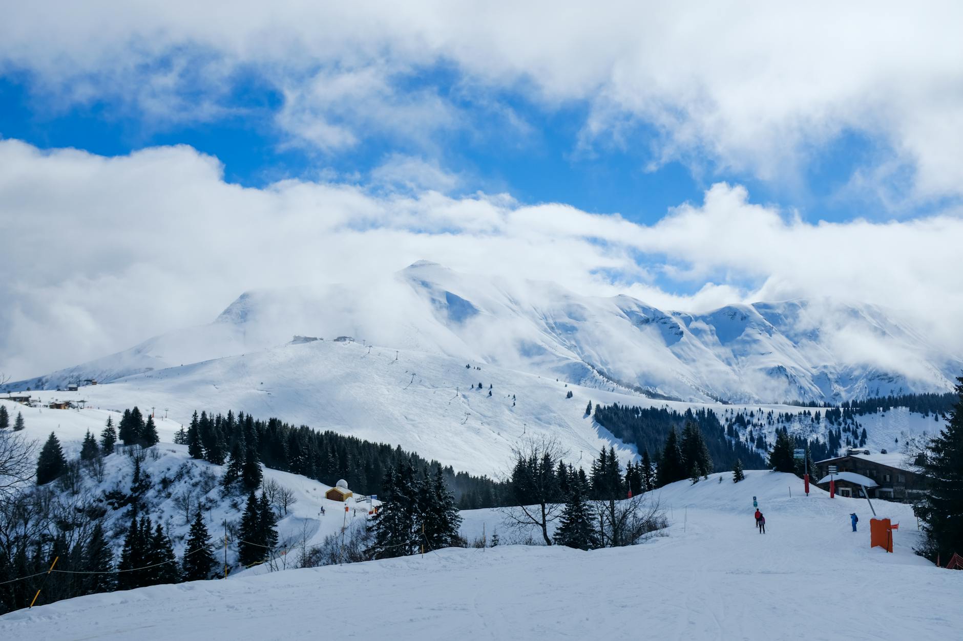 8 Affordable Ski Vacation Tips to Save on Your Next Trip