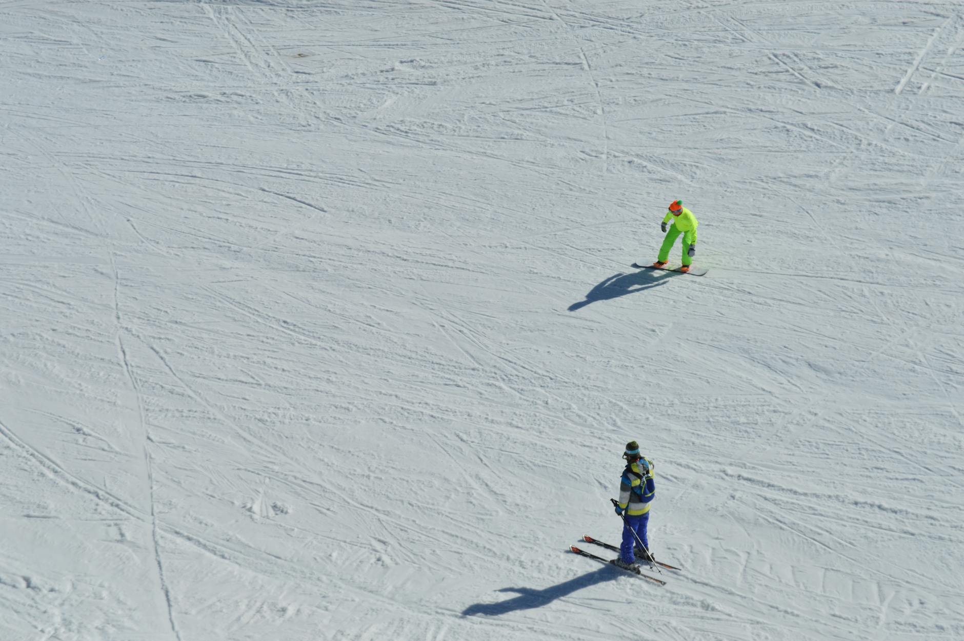 Beginner's Guide to Skiing - How to Ski for Beginners Safely