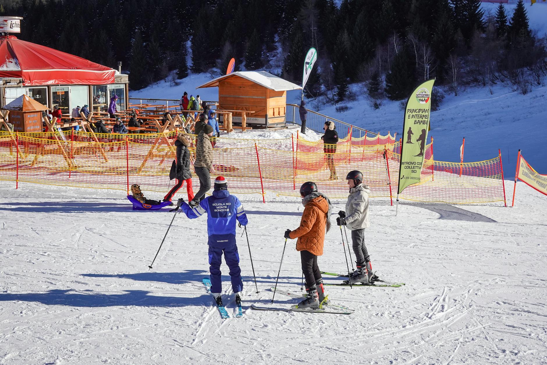 Best Beginner Ski Destinations for First-Time Skiers