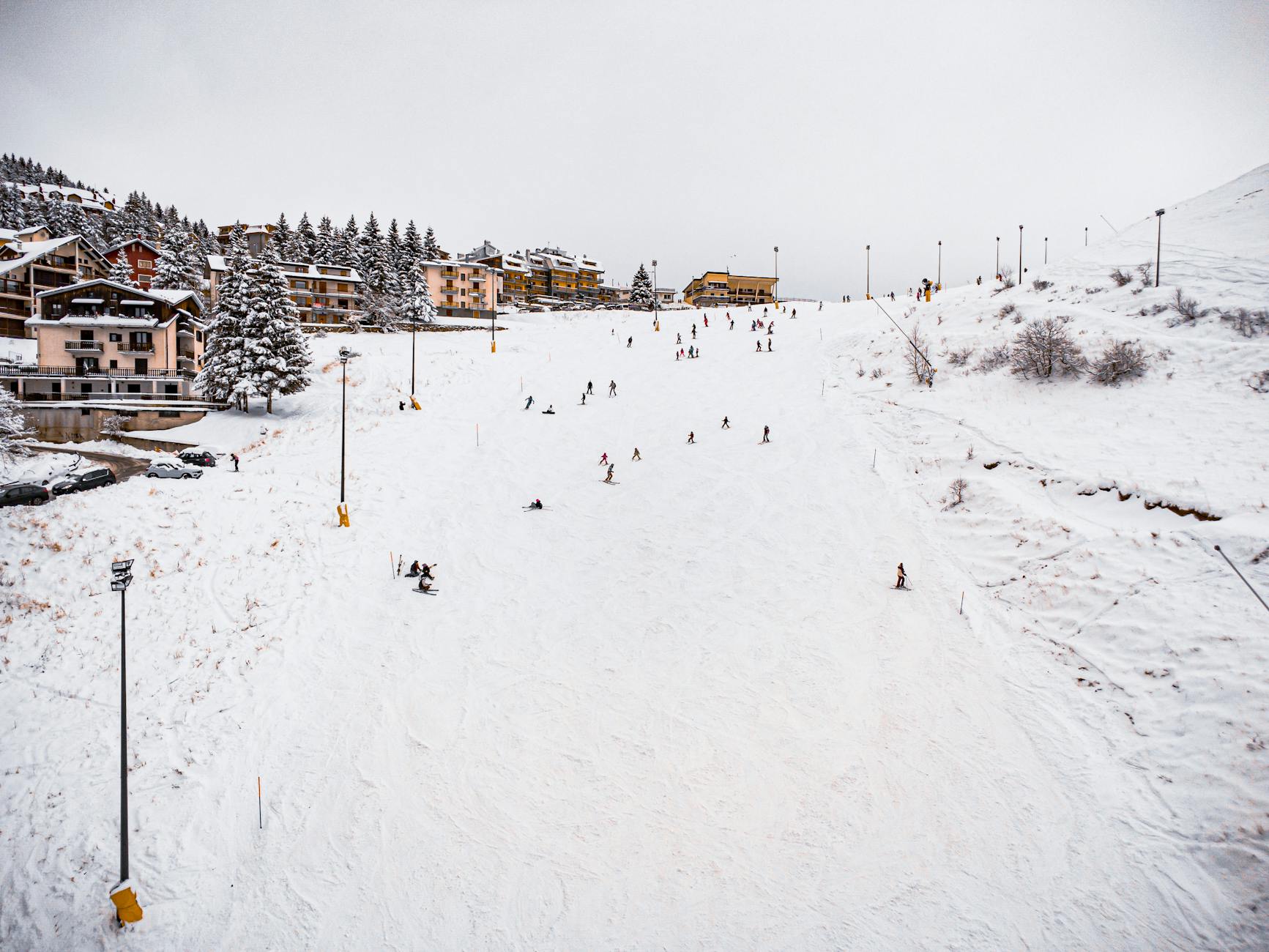 Family Skiing in New Hampshire - Best Resorts, Trails, and Tips