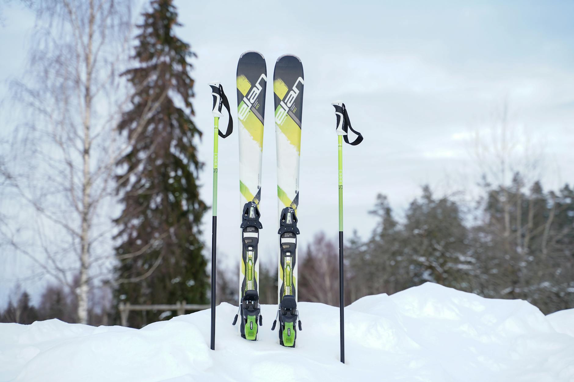 Ski & Snowboard Rental Guide: Maximize Mountain Time