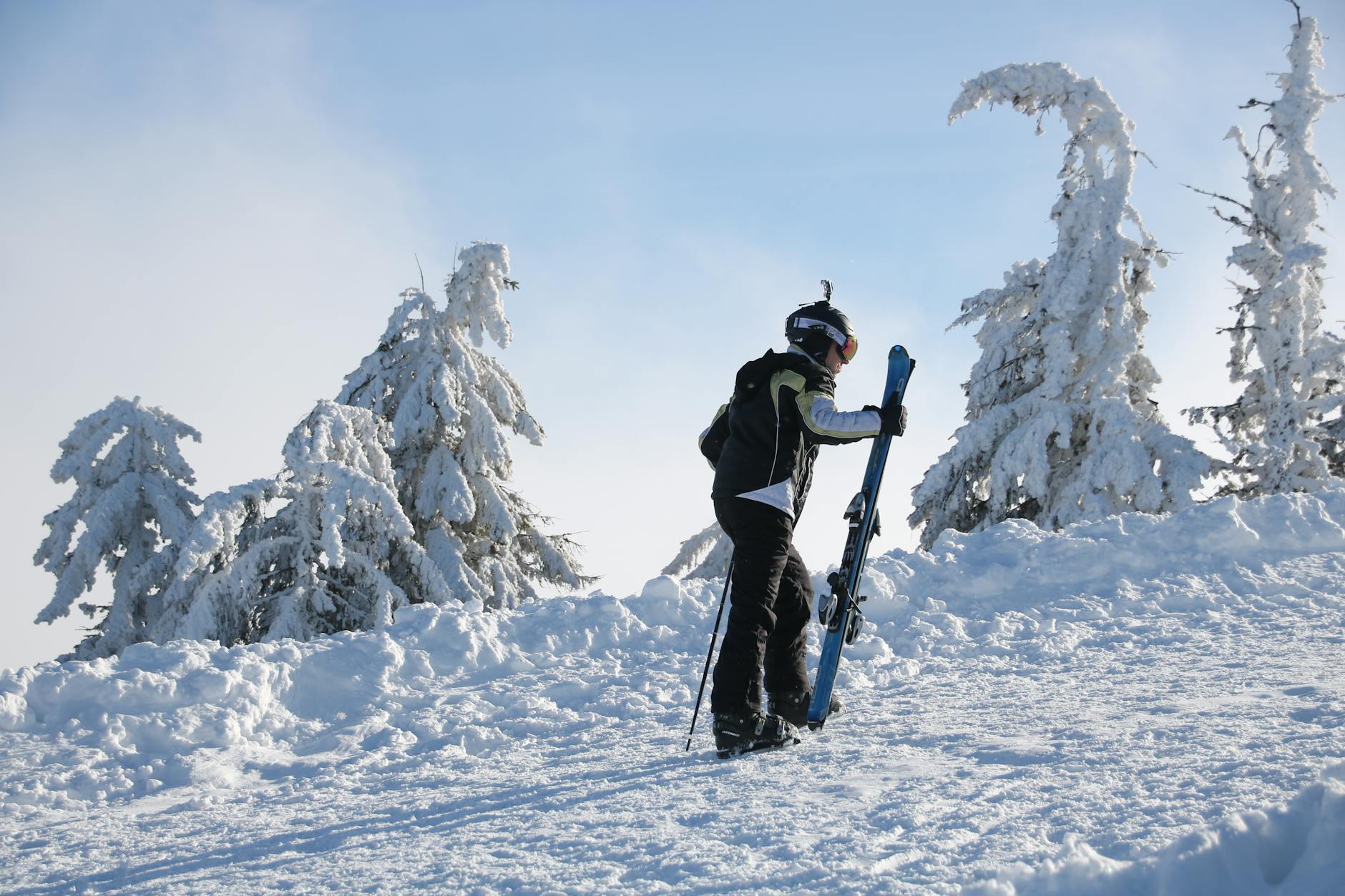 Women's Stylish Warm Ski Gear for Adventures